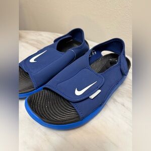 Nike navy blue water friendly sandals size 7